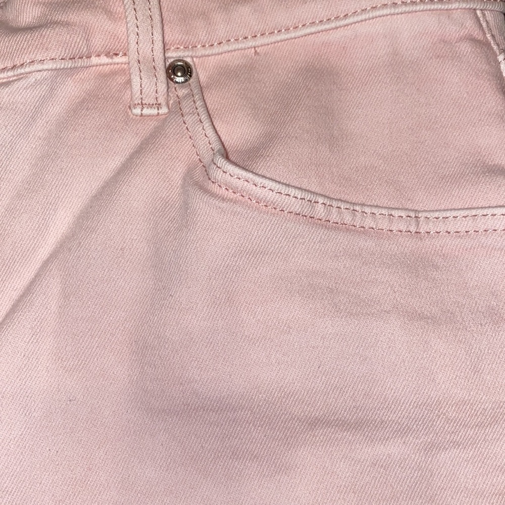 H&M Shorts - Picture 2 of 6
